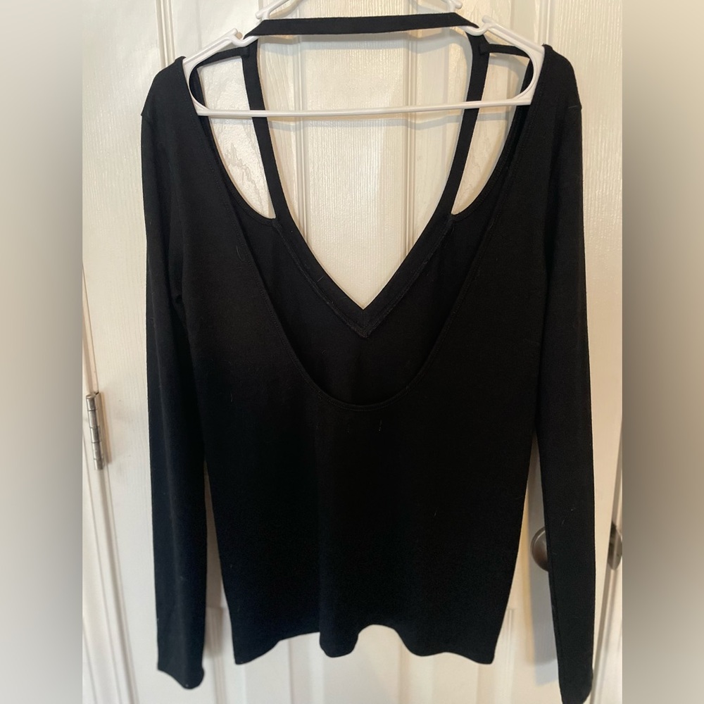 Open-back Sweater - Picture 2 of 3